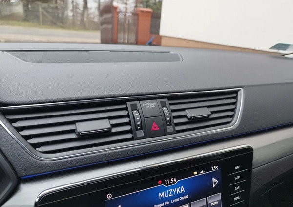 Skoda Superb cena 82500 przebieg: 154745, rok produkcji 2018 z Częstochowa małe 301